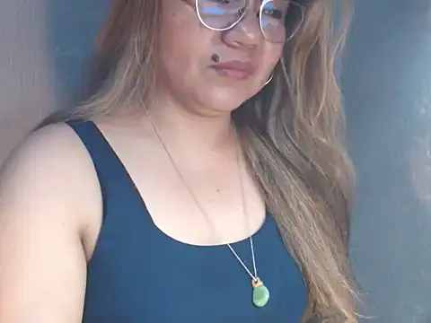 ambersmile - Ambersmile's free webcam - UK Sex Cams