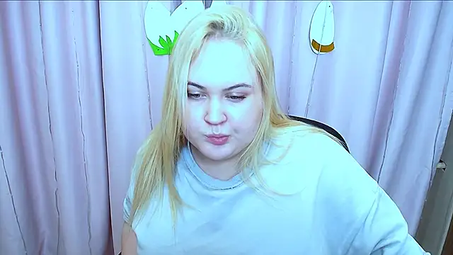BlondeGlem webcam