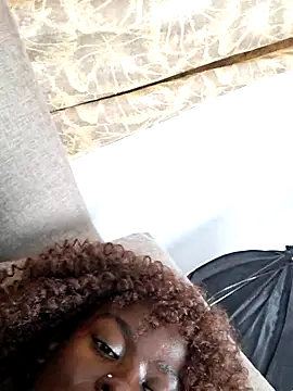 bustytemptress1 webcam