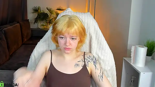 star_bee - Star_Bee's free webcam - UK Sex Cams