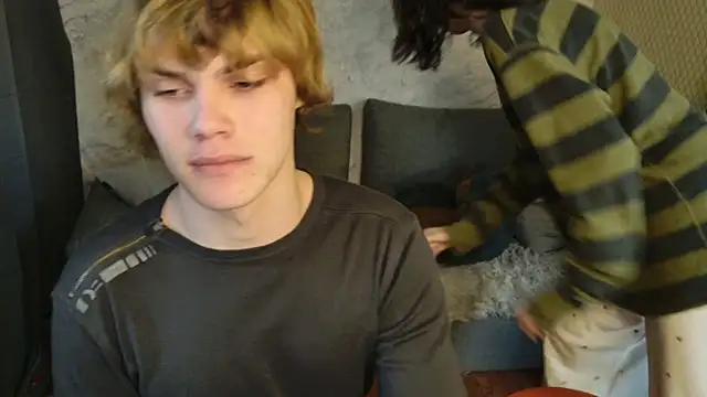 bonnie_and_c1yde - Bonnie_And_C1yde's free webcam - UK Sex Cams