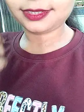 Webcam Model (Jaan-Heart)  is live.Free join now!