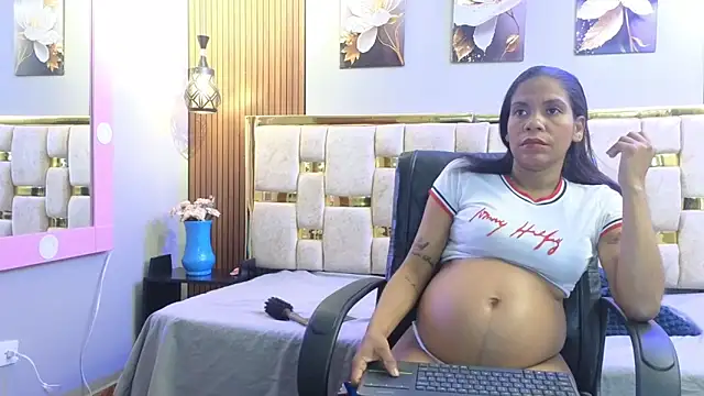 _Caroline34 Stripchat cam model