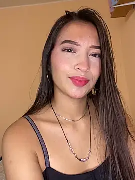 Webcam Model (Itze_Mua)  is live.Free join now!