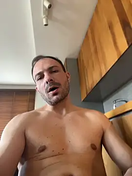 Adventurehotman's live cam