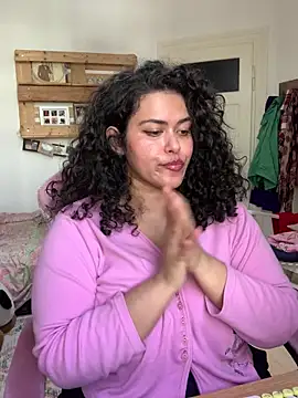 Curvydesifromgermany webcam