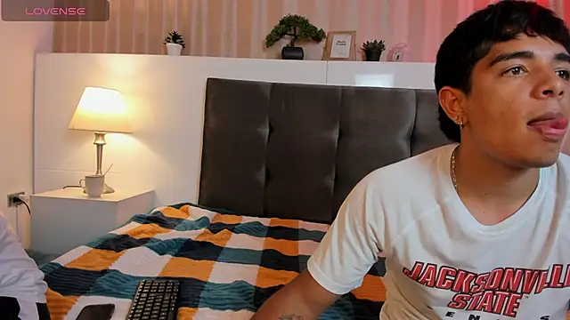 CuteButHarder webcam