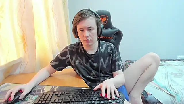 iliaskrislove - Iliaskrislove's free webcam - UK Sex Cams