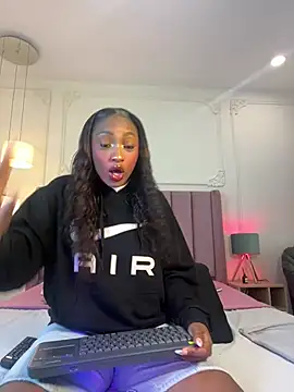 liatrainor - LiaTrainor's free webcam - UK Sex Cams