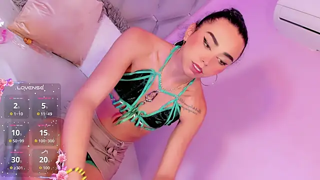 Daniiela_Ember webcam