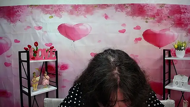 NeonilaLisova webcam