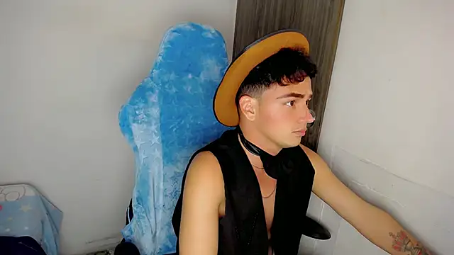 mathias_twinkk - Mathias_twinkk's free webcam - UK Sex Cams