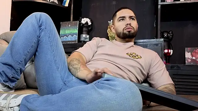 matteosantos - Matteosantos's free webcam - UK Sex Cams