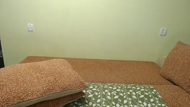 JulietteMiles webcam