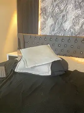 lolagolden1 - Lolagolden1's free webcam - UK Sex Cams