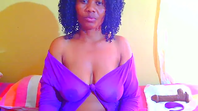 Augustine-Blooomxx webcam