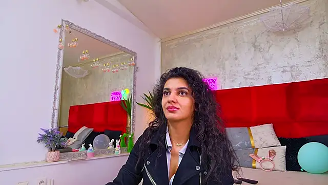 YasmineDelight webcam