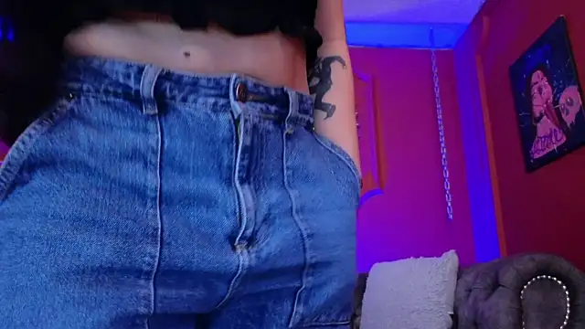 Julieta_Russell webcam