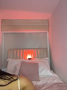 Webcam Model (ArianaReynoldss)  is live.Free join now!