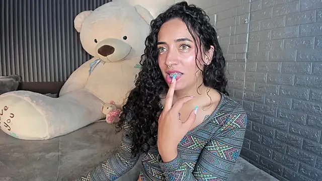 magic_ivone - Magic_ivone's free webcam - UK Sex Cams