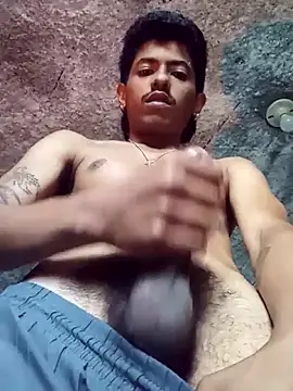 Live sex cam di SkinniYamo