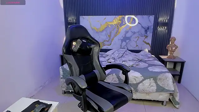 Dark_Desiree18 webcam