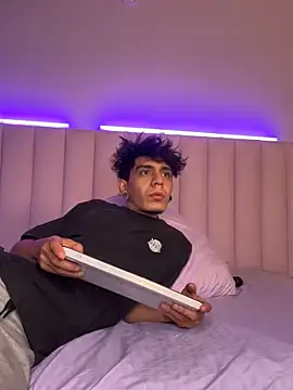 abrilandjulian webcam