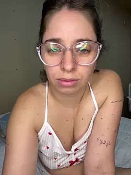 Webcam Model (soyanahii)  is live.Free join now!