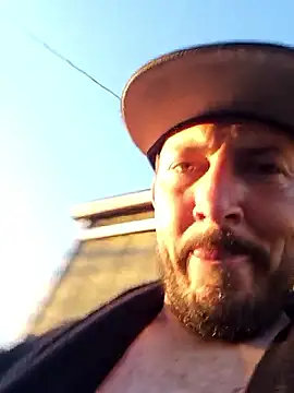 UncutHammer69 webcam