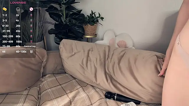 LaureMestler's live cam