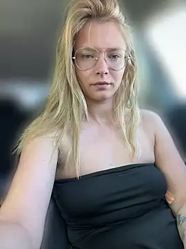 AnastasiaAniess live sex cam