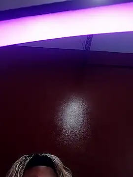 Sexyroseytitz_00 live cam