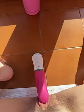 wet-pussycat - Wet-Pussycat's free webcam - UK Sex Cams