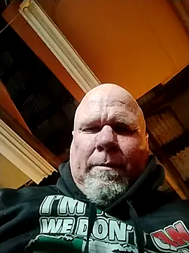 reddog833 - Reddog833's free webcam - UK Sex Cams