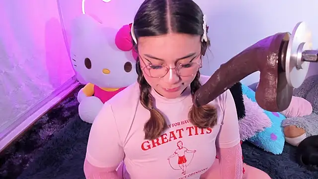 cassiebigass_ - CassieBigass_'s free webcam - UK Sex Cams