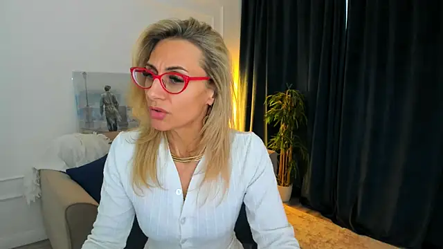 MuseOfStage live sex cam