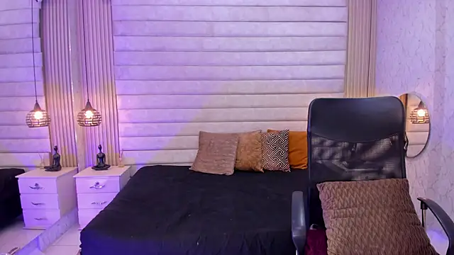 VictoriaaBlair webcam