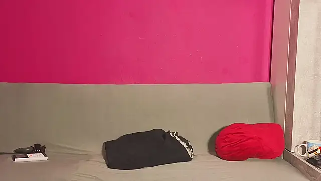 young_strawberryy - Young_Strawberryy's free webcam - UK Sex Cams