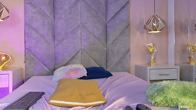 SERENA_JONESS webcam