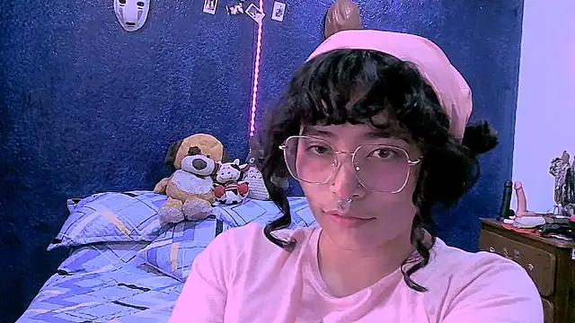 NinaYellow webcam