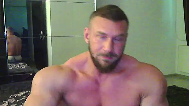 muscularkevin live sex cam