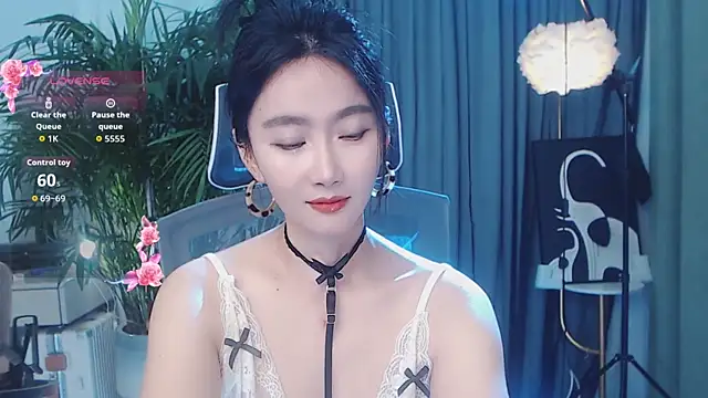 feifei-love Live Webcam on Stripchat