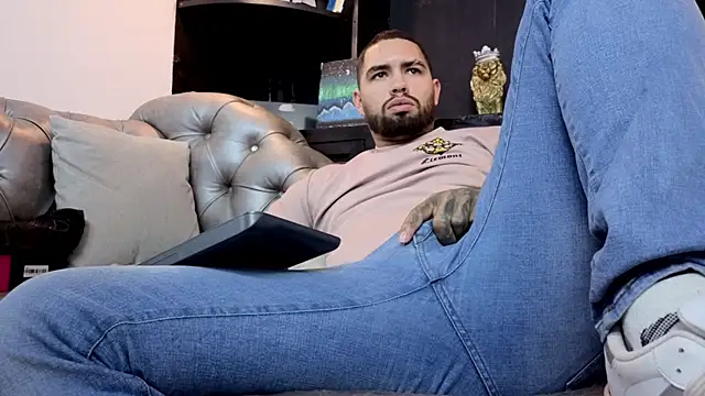 matteosantos - Matteosantos's free webcam - UK Sex Cams