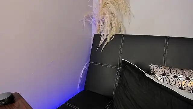 madelaine_blosson webcam