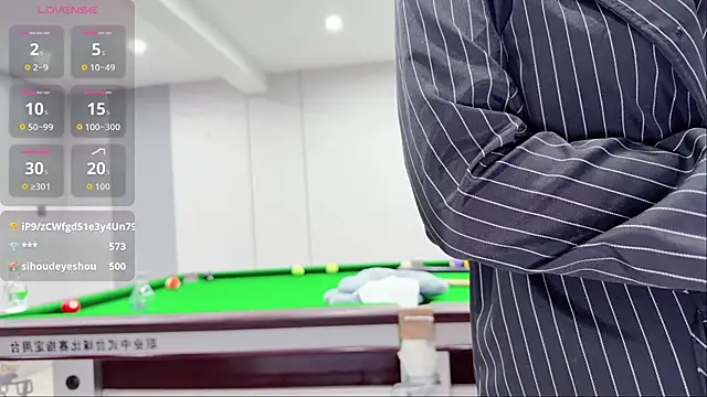 美女yuer2563在线直播