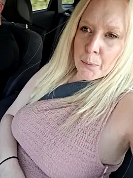 Bella_Squirts webcam