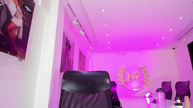 vanessalanz - VanessaLanz's free webcam - UK Sex Cams