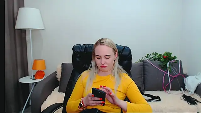 lilumoon__ - LiluMoon__'s free webcam - UK Sex Cams