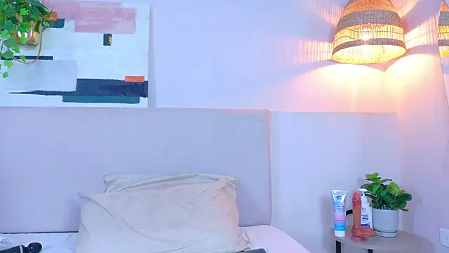 violetbloomm - VioletBloomm's free webcam - UK Sex Cams