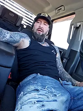 beardedtattood (Ask my age) - 😈😈😈